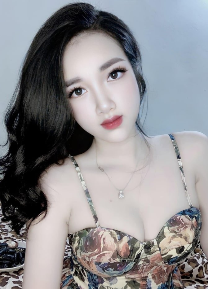 Ảnh gái xinh Trần Hà Linh sexy